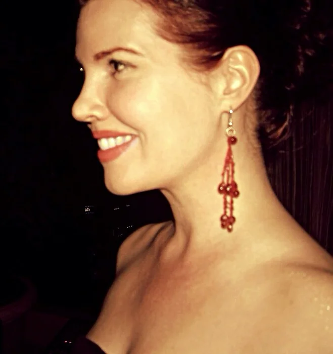 Sarah Maclaine performing live — Gallery_250.jpg
